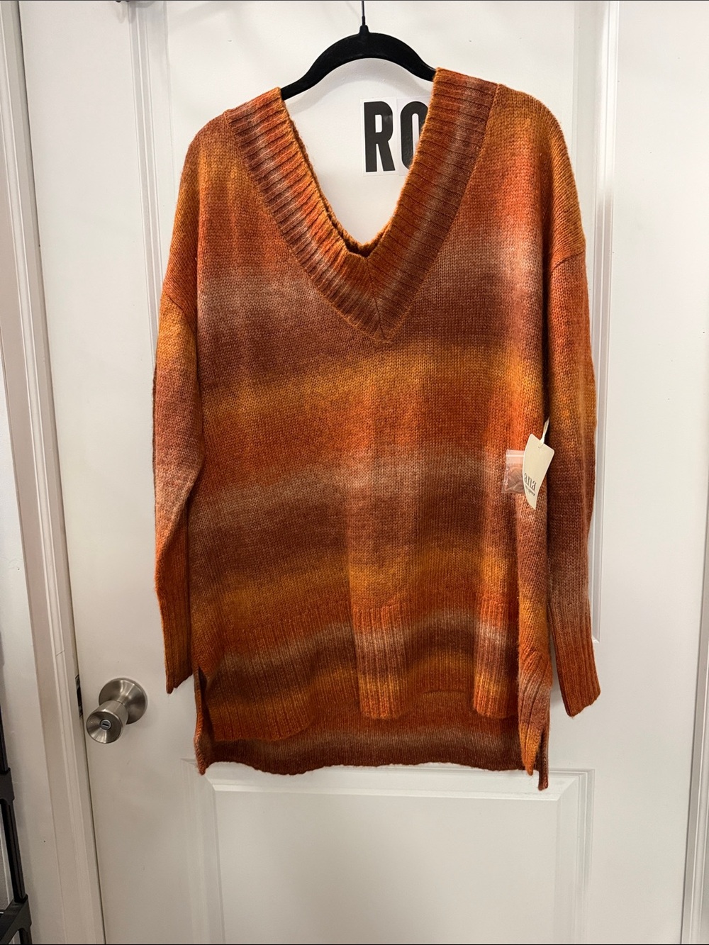 a.n.a Women's Gradient V-Neck Sweater in Orange and Rust